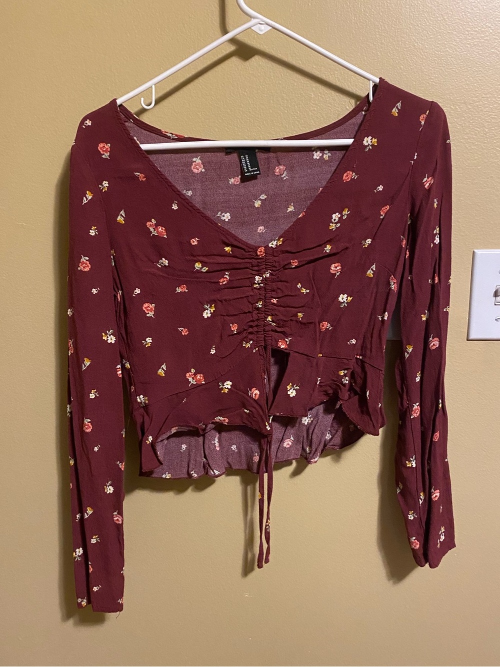 Maroon floral flowy crop top long sleeve
